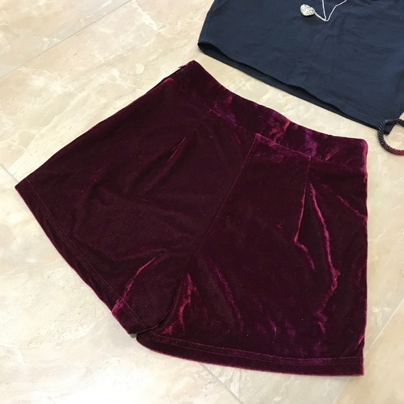 TOBI Red Wine Velvet High-waist Shorts S Like New - Picture 2 of 4